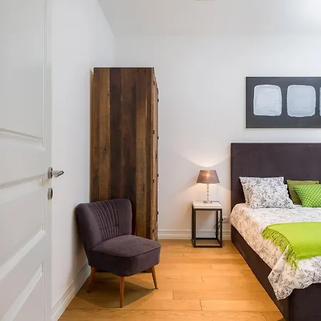 شقة Charlie Chaplin