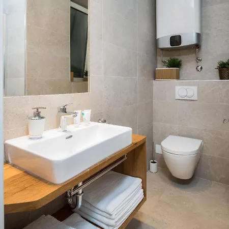 Charlie Chaplin Apartman *