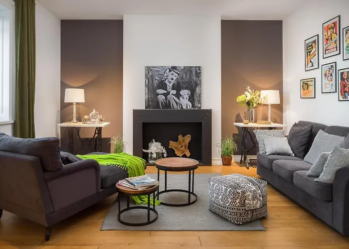 Charlie Chaplin Apartment *