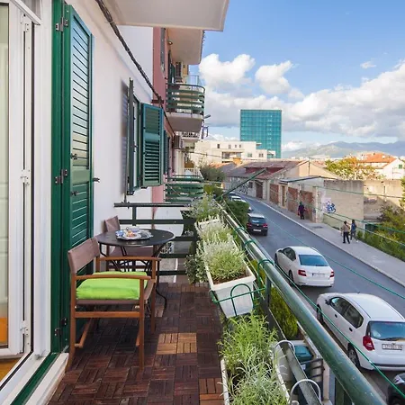 Charlie Chaplin سبليت