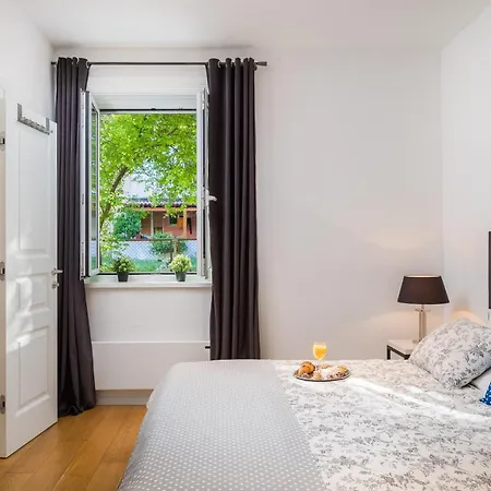 Charlie Chaplin Apartment